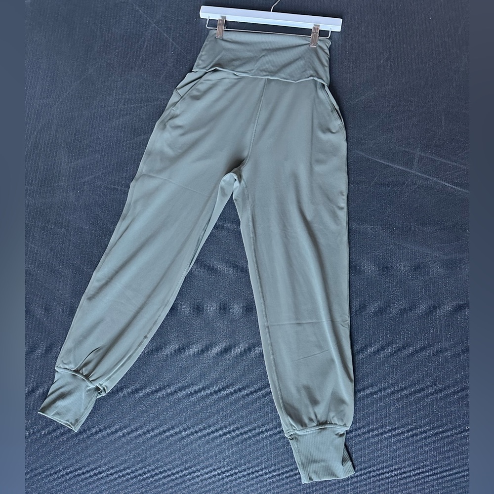 Lululemon Align Ribbed-Waist Jogger